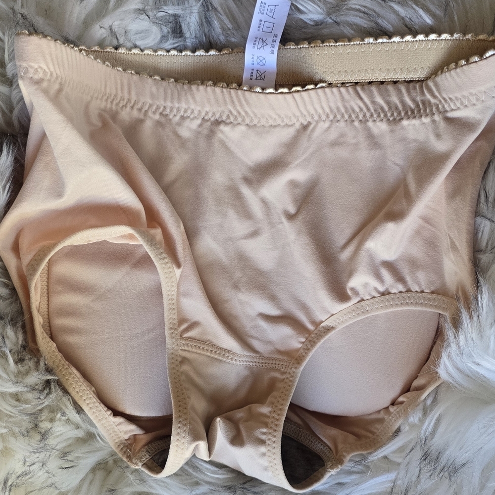 Elegant Women's Tan Panties M